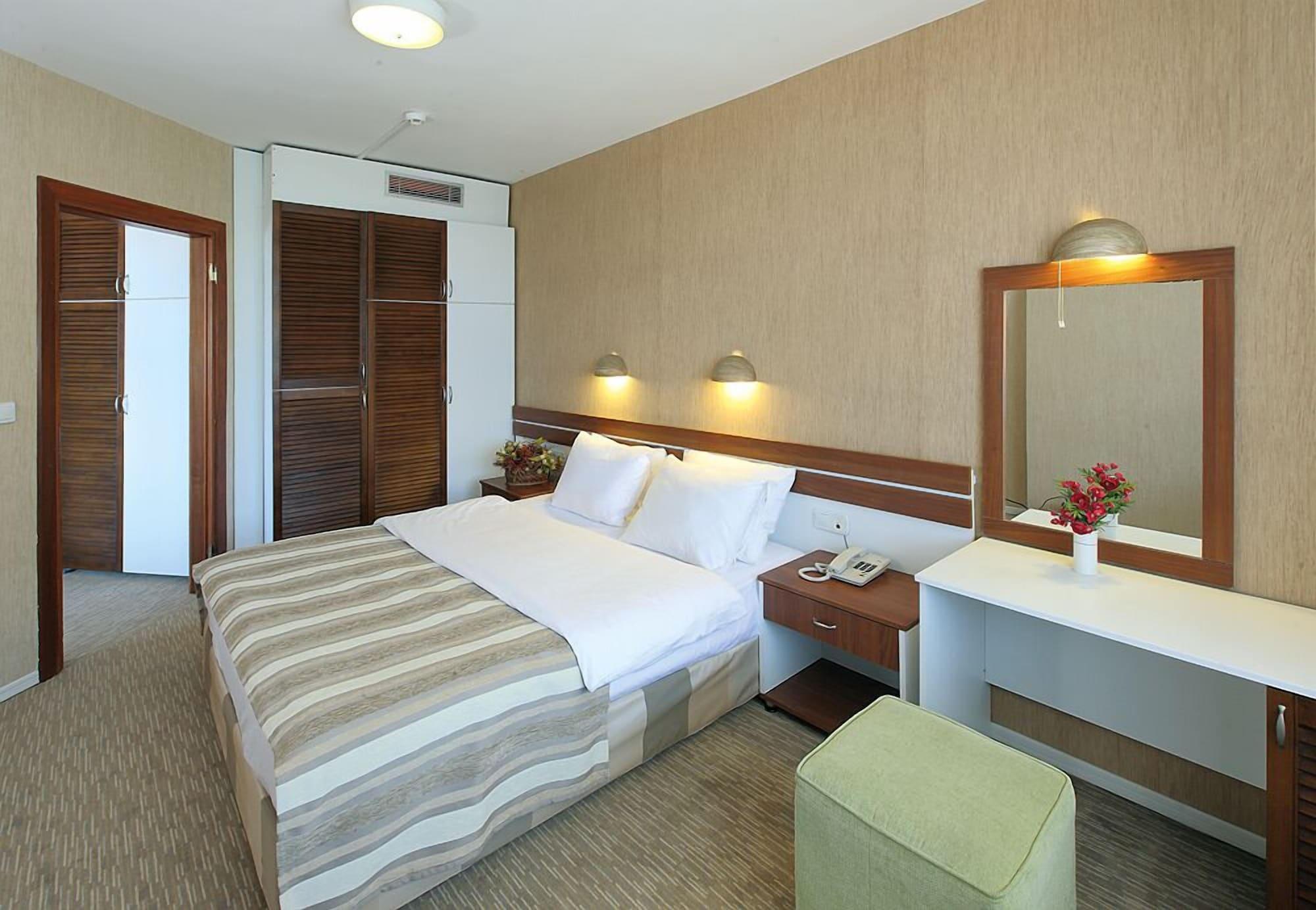 Fortuna Beach Hotel İcmeler Bagian luar foto